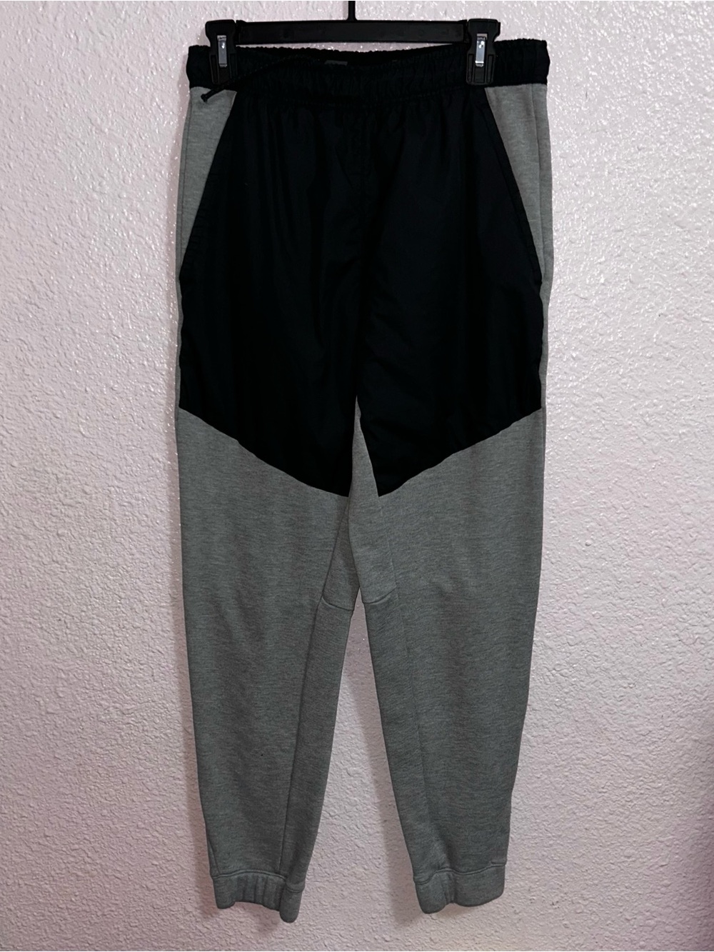 Nike Men's Tech Fleece Black and Gray Dri-FIT Athletic Joggers